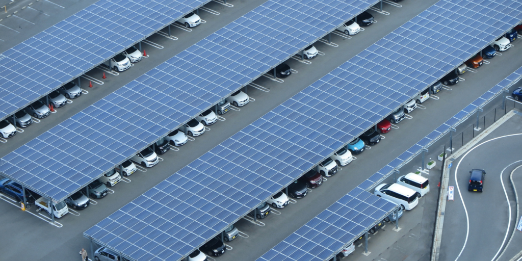 ソーラーカーポートとは？法人導入のメリット・デメリットから費用相場、2025年最新補助金まで徹底解説